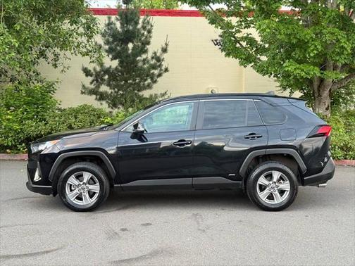 2022 Toyota RAV4 Hybrid LE