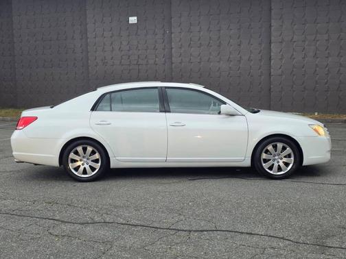 Blizzard Pearl 2006 Toyota Avalon XLS