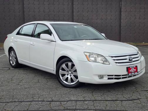 Blizzard Pearl 2006 Toyota Avalon XLS