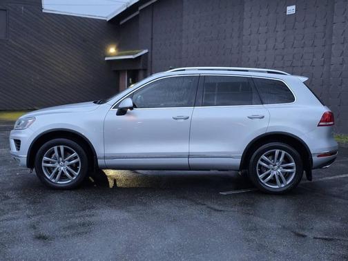 2015 Volkswagen Touareg V6 Lux
