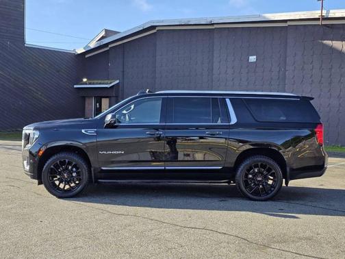 2023 GMC Yukon XL SLT