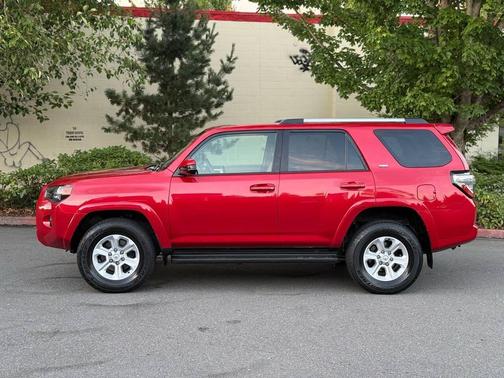 2022 Toyota 4Runner SR5