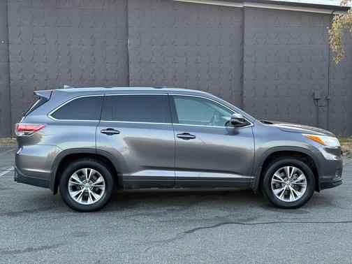 Predawn Gray Mica 2014 Toyota Highlander XLE