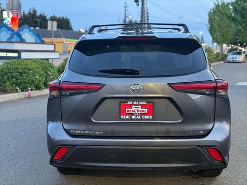 2022 Toyota Highlander LE