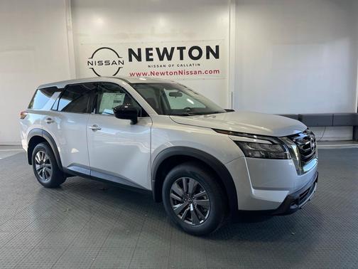 2025 Nissan Pathfinder S
