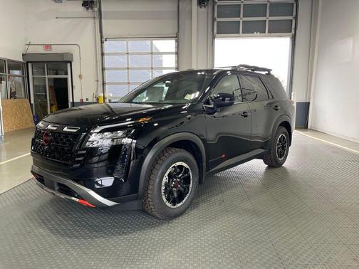 Black 2026 Nissan Pathfinder Rock Creek