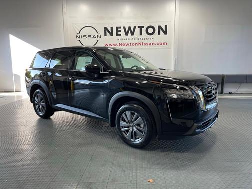 2025 Nissan Pathfinder S