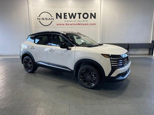 2t Wht Blk Roof 2026 Nissan Kicks SR