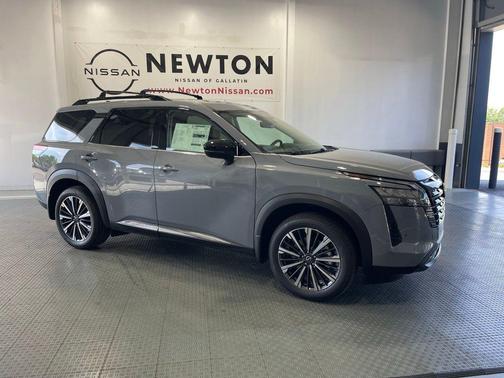 Boulder Gray Metallic 2026 Nissan Pathfinder Platinum