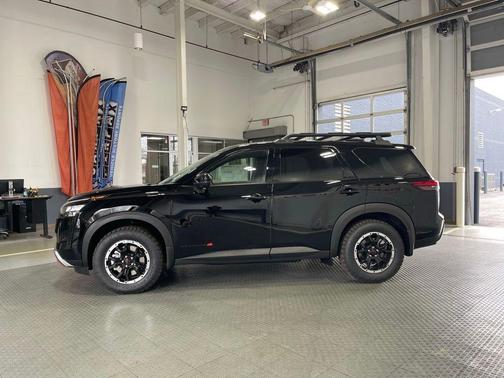 Black 2026 Nissan Pathfinder Rock Creek