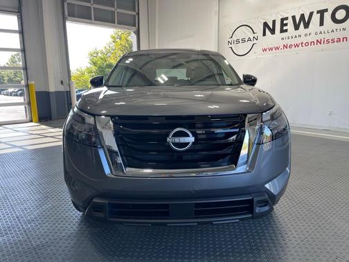 2025 Nissan Pathfinder S