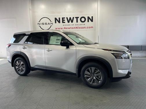 2025 Nissan Pathfinder S