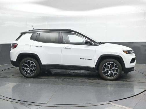 Bright White Clearcoat 2025 Jeep Compass Limited