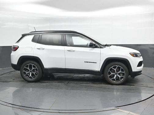 Bright White Clearcoat 2025 Jeep Compass Limited