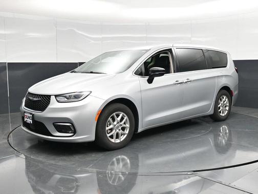 Silver Mist Clearcoat 2024 Chrysler Pacifica Touring-L