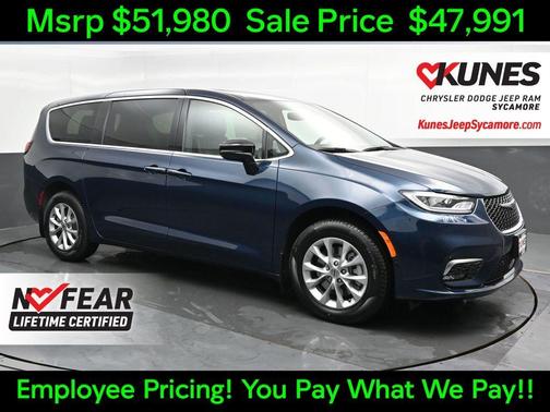 2025 Chrysler Pacifica Select