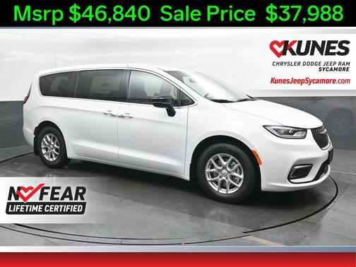 Bright White Clearcoat 2026 Chrysler Pacifica Select