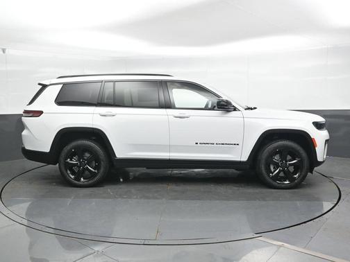 Bright White Clearcoat 2027 Jeep Grand Cherokee L Limited
