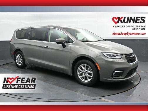 2023 Chrysler Pacifica Touring-L