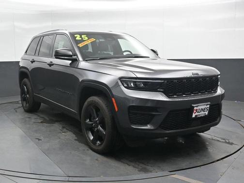 Metallic 2025 Jeep Grand Cherokee Laredo