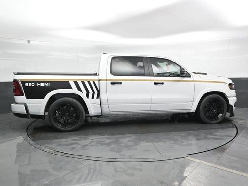 Bright White Clearcoat 2026 RAM 1500 Big Horn/Lone Star