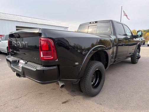 Diamond Black 2027 RAM 3500 Limited