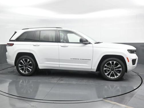 2022 Jeep Grand Cherokee Overland