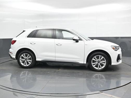 2023 Audi Q3 45 S line Premium