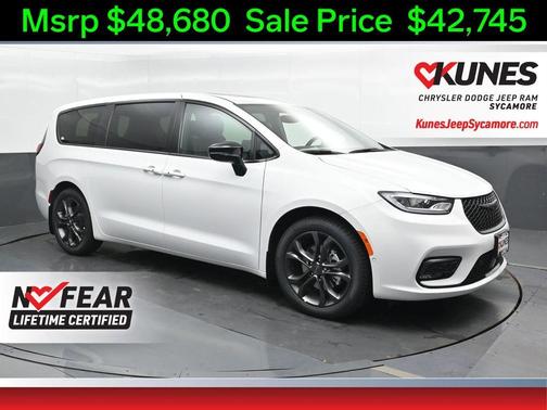 2026 Chrysler Pacifica Select