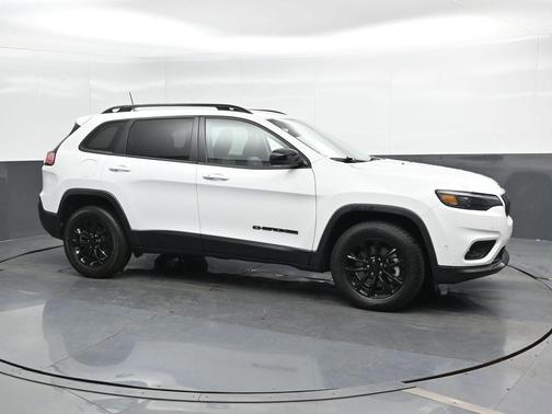2023 Jeep Cherokee Altitude Lux