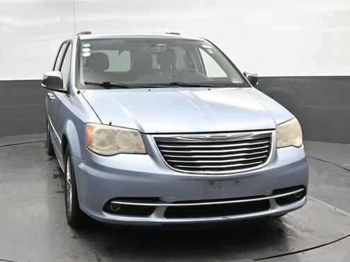 2013 Chrysler Town & Country Touring-L