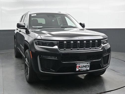 Gloss Black 2027 Jeep Grand Cherokee Limited