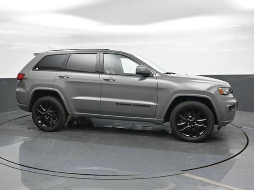 2022 Jeep Grand Cherokee WK Laredo