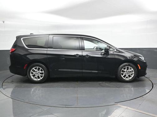 Diamond Black 2024 Chrysler Pacifica Touring-L