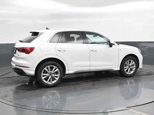 2023 Audi Q3 45 S line Premium