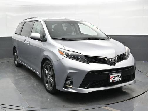 2018 Toyota Sienna SE