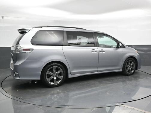 2018 Toyota Sienna SE