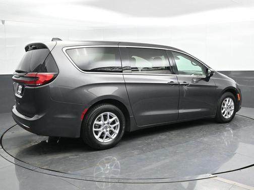 2023 Chrysler Pacifica Touring-L