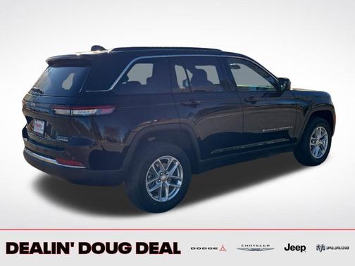 Diamond Black Crystal Pearlcoat 2026 Jeep Grand Cherokee Altitude