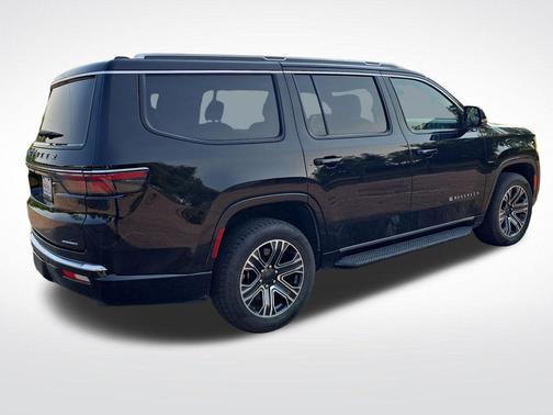 Diamond Black Crystal Pearlcoat 2024 Jeep Wagoneer Series II 4x4