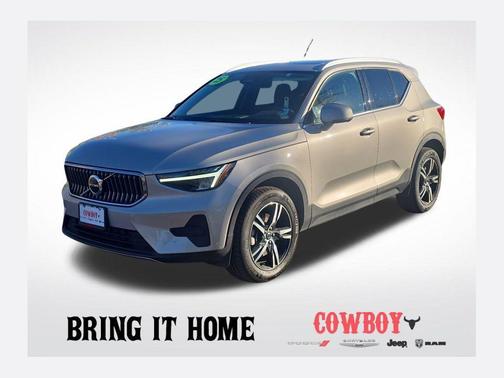 2025 Volvo XC40 B5 Core Bright Theme