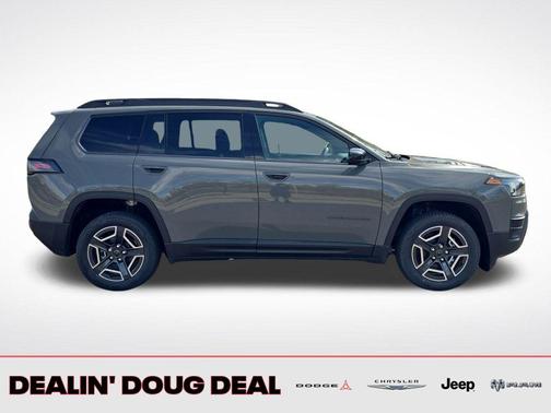 Sting-Gray Clearcoat 2026 Jeep Cherokee Laredo 4x4