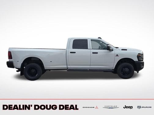 2026 RAM 3500 Tradesman Crew Cab 4x4 8' Box