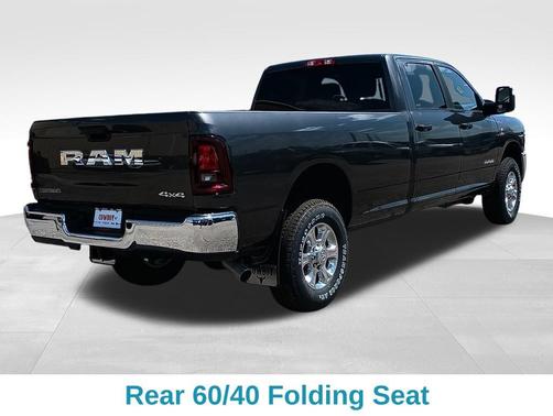 2025 RAM 3500 Big Horn Crew Cab 4x4 8' Box