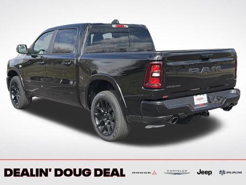Diamond Black Crystal Pearlcoat 2026 RAM 1500 Laramie