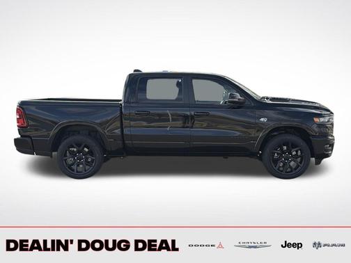 Diamond Black Crystal Pearlcoat 2026 RAM 1500 Laramie