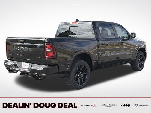 Diamond Black Crystal Pearlcoat 2026 RAM 1500 Laramie