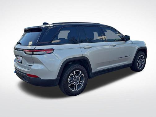Silver Zynith 2023 Jeep Grand Cherokee 4xe Trailhawk