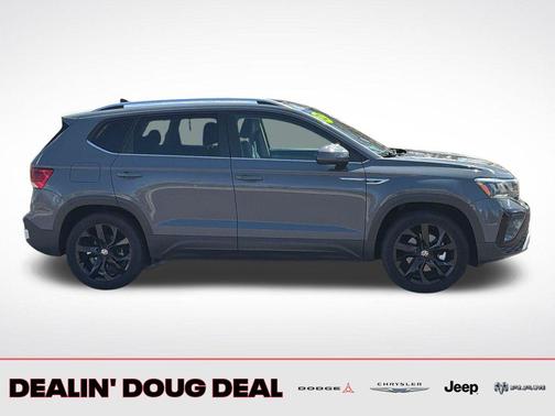 Gray 2022 Volkswagen Taos 1.5T SE