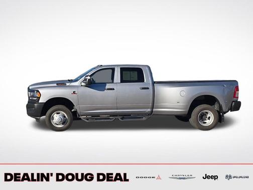 2024 RAM 3500 Tradesman Crew Cab 4x4 8' Box